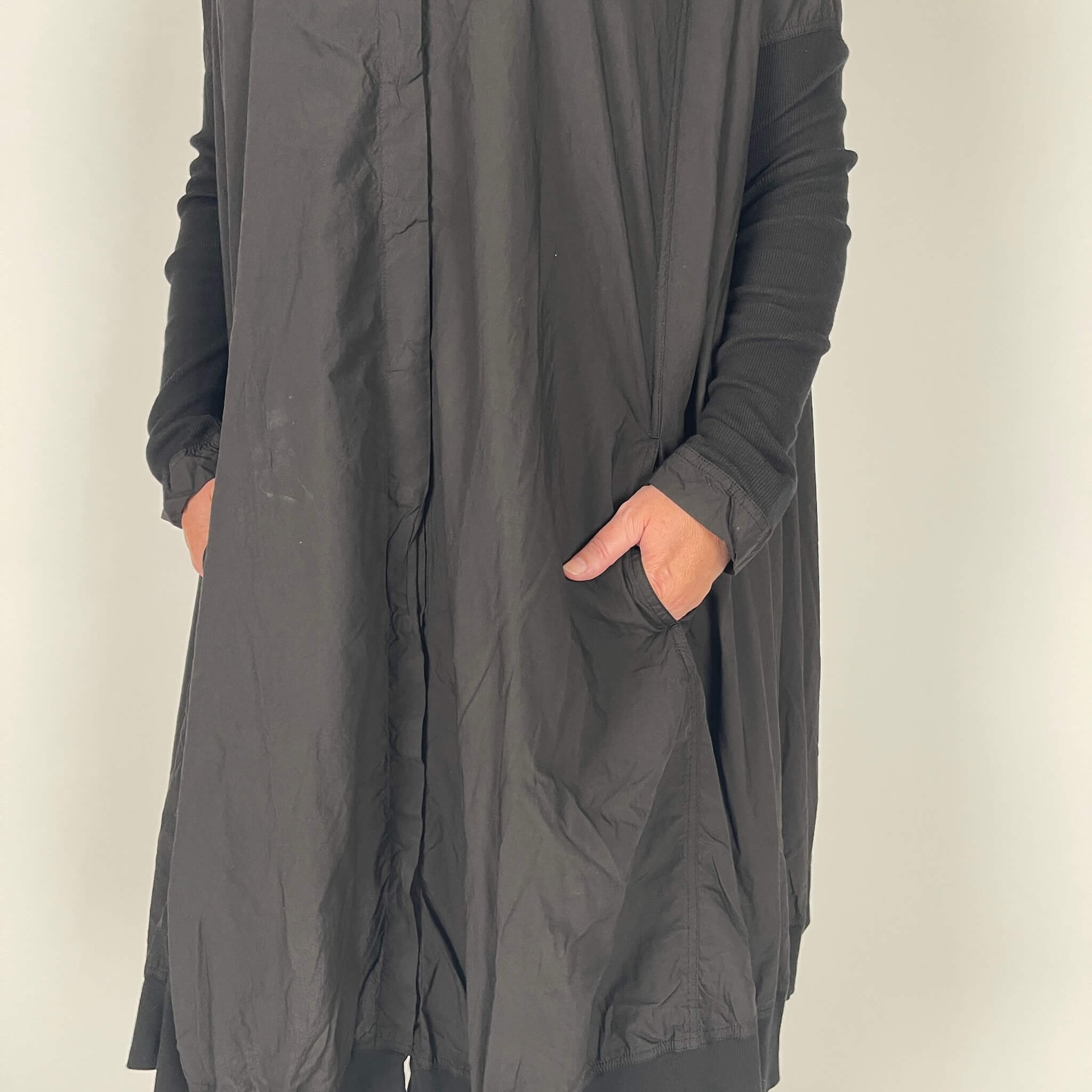 RUNDHOLZ DIP Kjole oversize sort