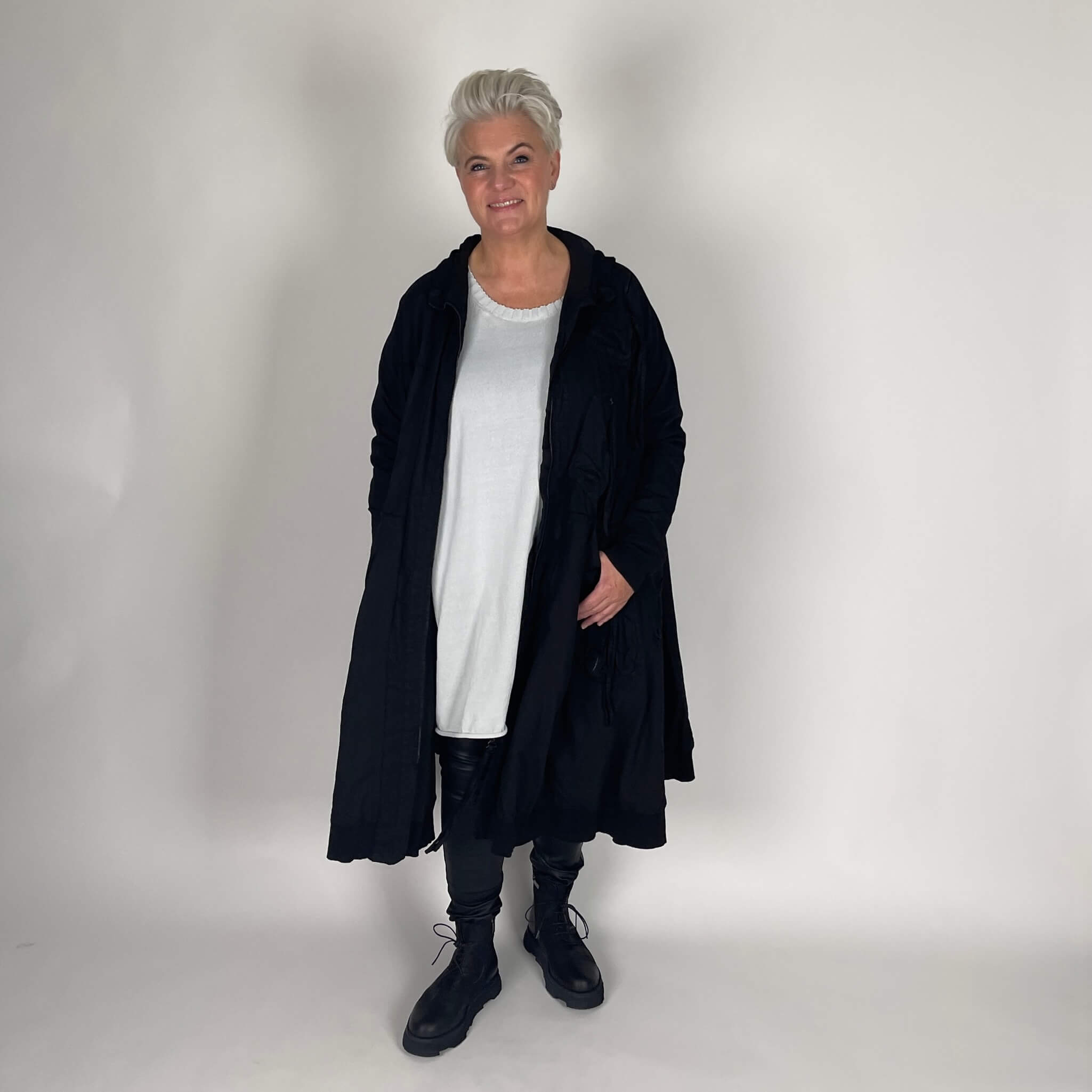 RUNDHOLZ DIP Kjole - overtøj sort oversize