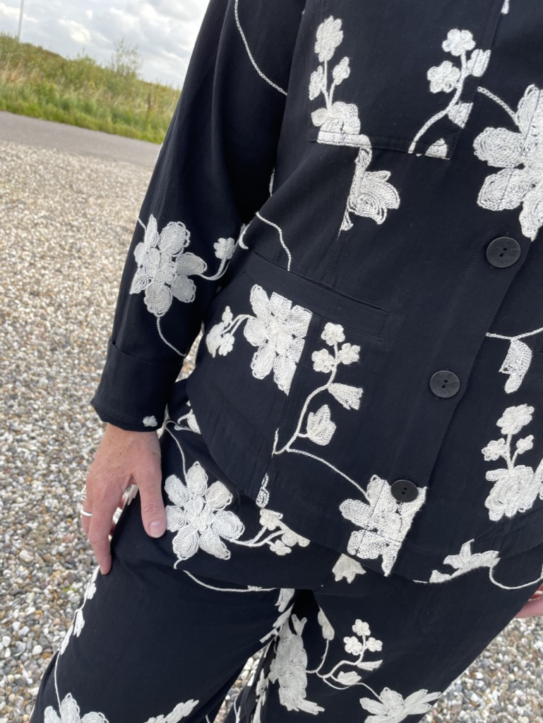 BITTE KAI RAND  Embroidered flower jacket