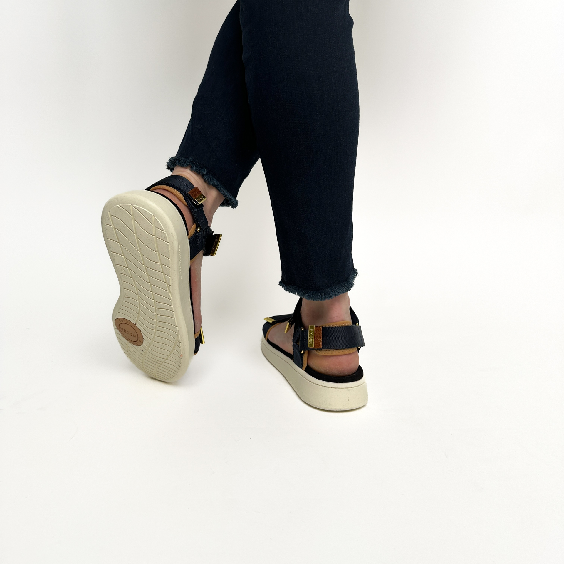 WODEN Line sandal